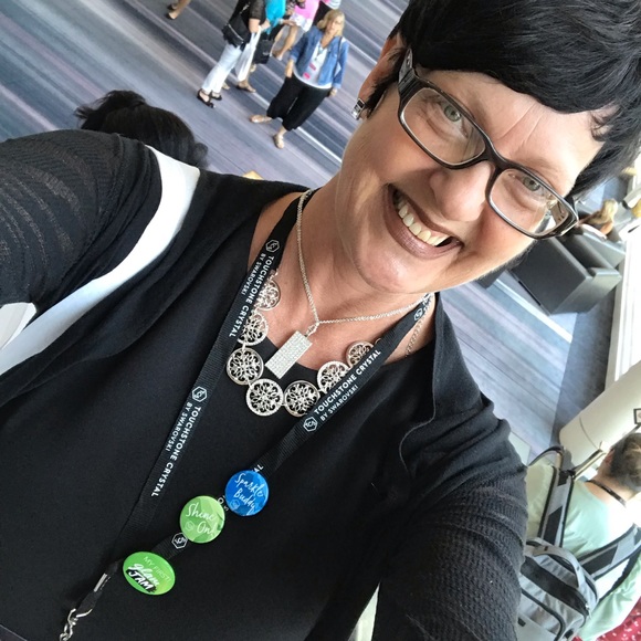 Meet your Posher, Carol - Picture 3 of 8